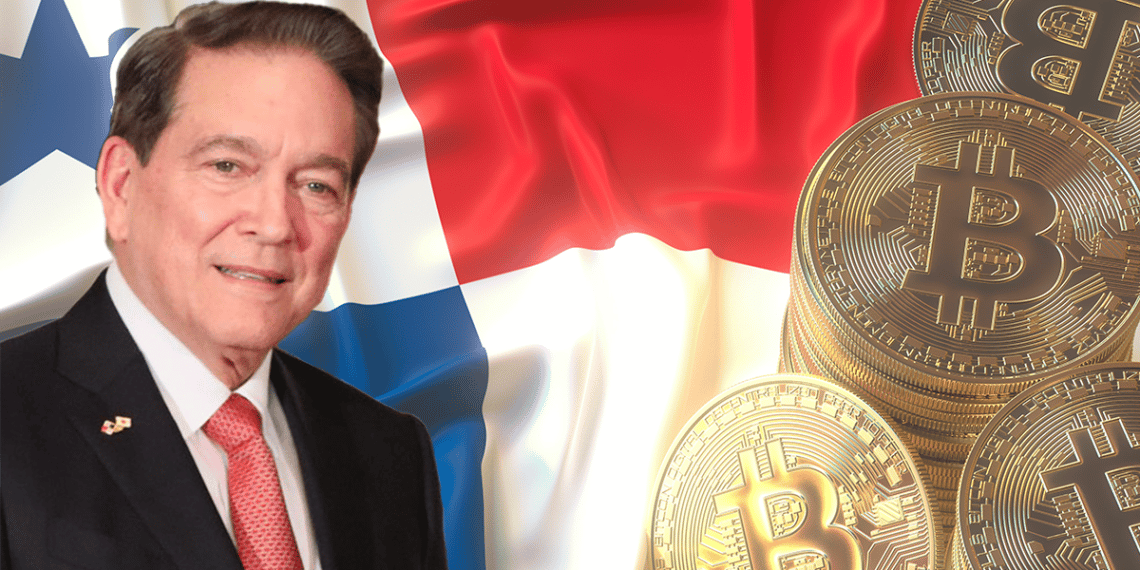 Laurentino Cortizo, presidente de Panamá, con bandera del país y bitcoins.