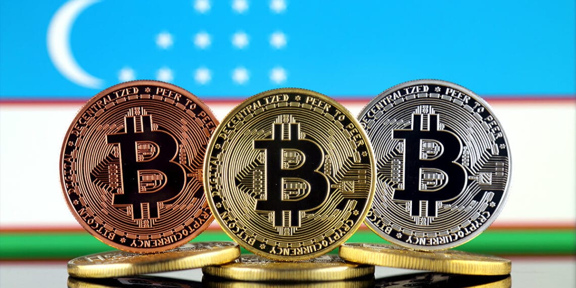 Bitcoin y bandera de Uzbekistán.