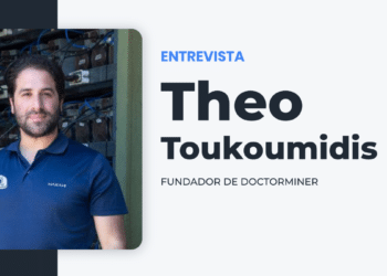 Entrevista a Theo Toukoumidis