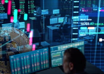 La mayoría de los inversionistas de Wall Street creen que es más probable que el precio de bitcoin baje que suba. Composición por CriptoNoticias. silverkblack/ stock.adobe.com; Gorodenkoff/ stock.adobe.com; BillionPhotos.com/ stock.adobe.com
