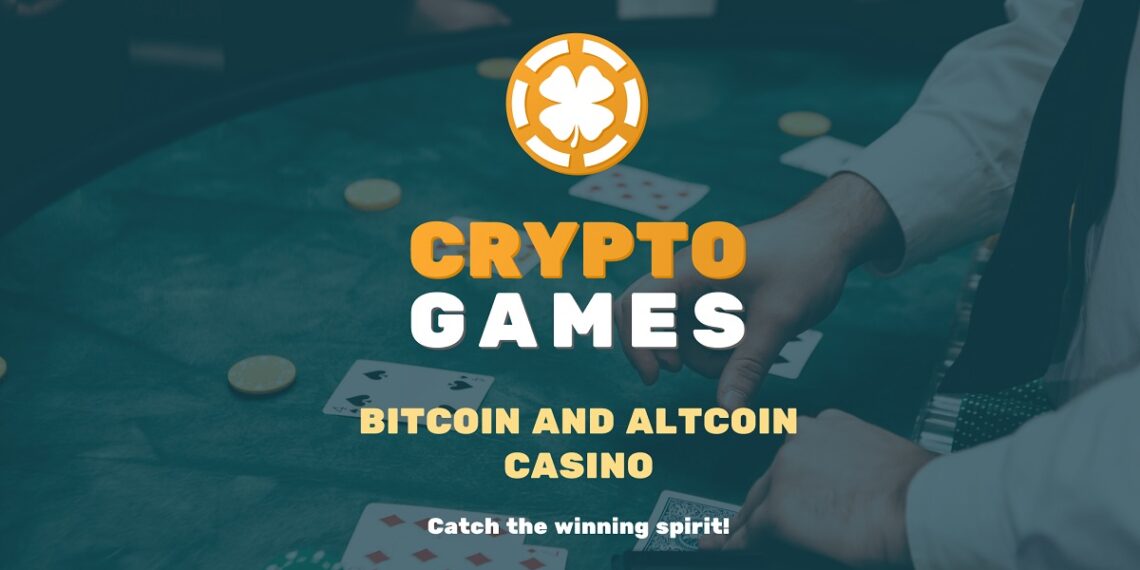 Logo de CryptoGames sobre fondo de mesa de poker.