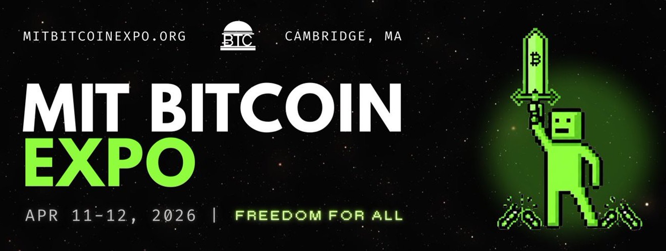 Pancarta para la MIT Bitcoin Expo 2026 en Cambridge, MA, que muestra una figura pixelada de color verde sosteniendo una espada con el símbolo de Bitcoin; las fechas del evento son el 11 y 12 de abril de 2026.