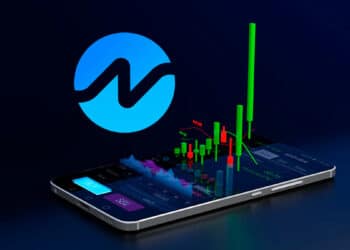 Teléfono con gráficos de exchanges y logo de Nomiswap DEX