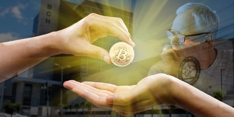Banco de Honduras con manos intercambiando Bitcoin