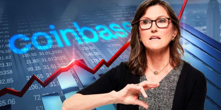Kathie Woods y gráfico con logo de Coinbase