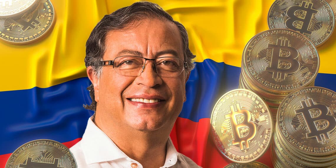 Bitcoin sobre bandera de Colombia y Petro