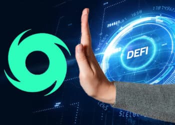 DeFi y logo de Tornado Cash con mano que indica negación