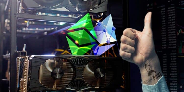 Dos ethereum al lado de unos mineros GPU.