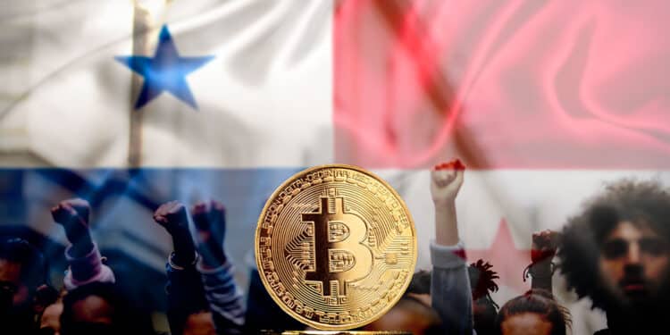 Protesta en Panamá junto a Bitcoin.