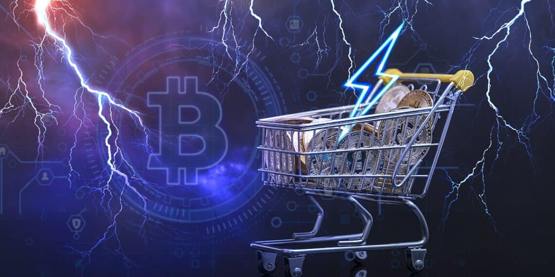 carrito de compras lleno de monedas de bitcoin y relámpago con red de bitcoin y rayos en el fondo