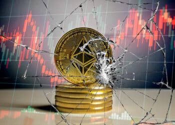 Ethereum junto a un gráfico bajista.