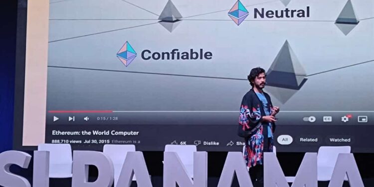 Juan David Reyes, de la Fundación Ethereum, abrió la jornada de viernes en la Blockchain Summit Latam 2022. Fuente: Fernando Clementín - CriptoNoticias