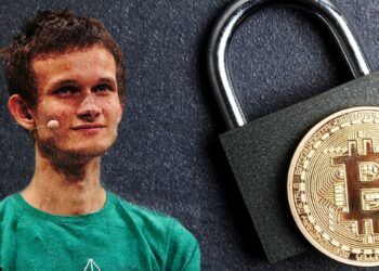 Imagen de Vitalik Buterin junto a candado con moneda de bitcoin superpuesta