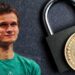 Imagen de Vitalik Buterin junto a candado con moneda de bitcoin superpuesta