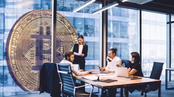Empresas de El Salvador quieren transformación tecnológica, pero pocas usan bitcoin
