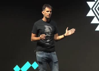 r Pablo Sabatella, el fundador y CEO de la academia Defy Education