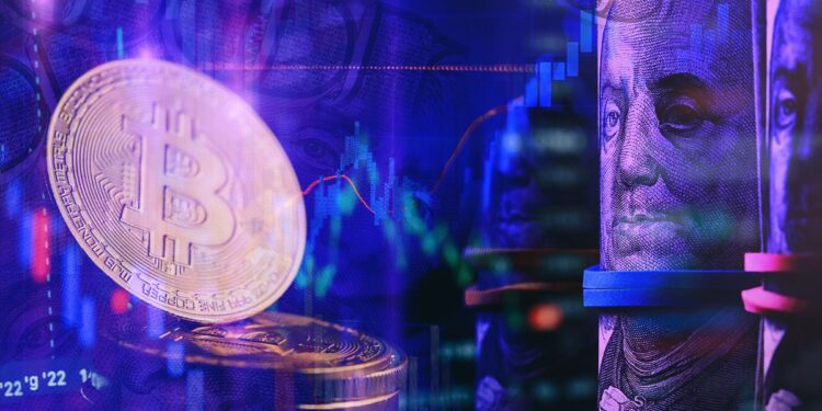 moneda de bitcoin junto a billetes de dólar con gráficos en el fondo