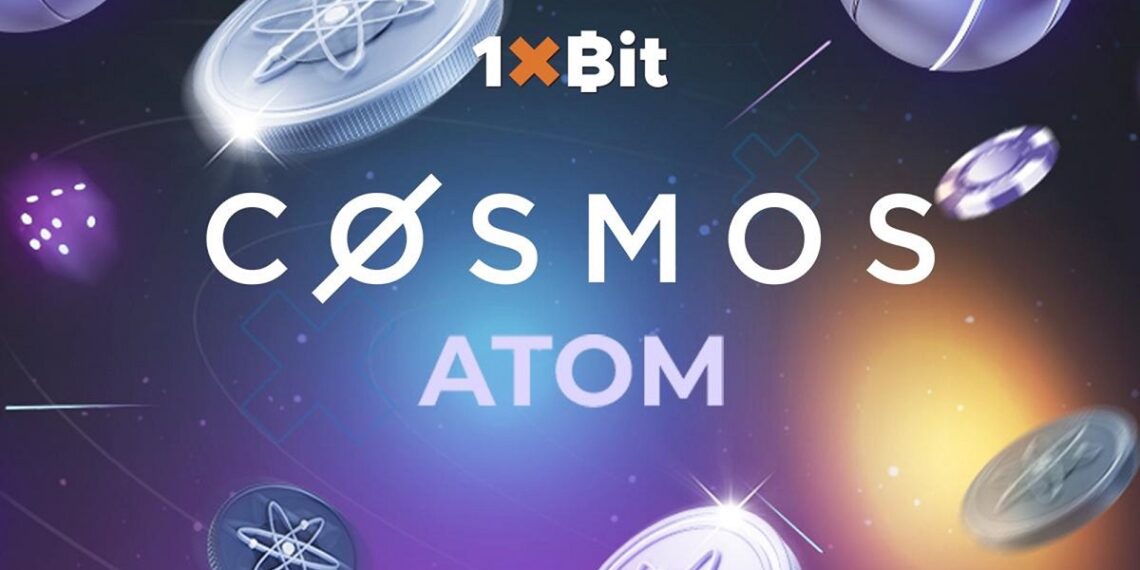 Criptomonedas ATOM flotando alrededor de los logos de 1xBit y Cosmos Network.