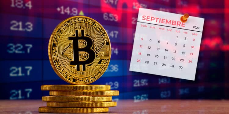 Bitcoin junto a calendario con mes de septiembre, junto a unos gráficos.