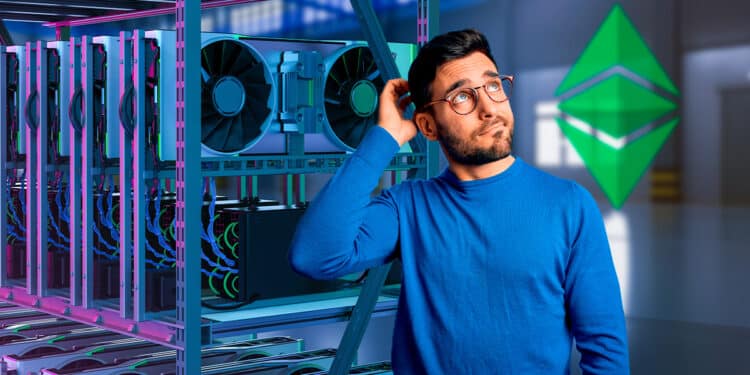 Minero confundido acompañado de unos gpu y ethereum classic.