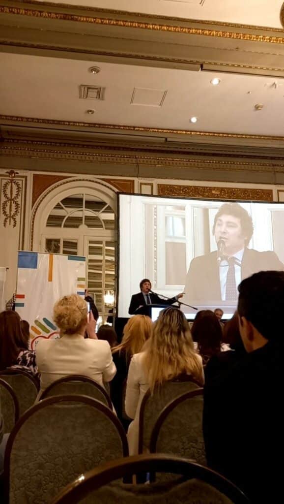 Milei en el LATAM Economic Forum sobre la crisis en Argentina