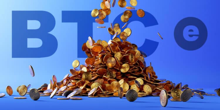 Pila de BTC con logo de BTC-e