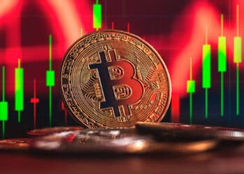 bitcoin y graficos verdes y rojos