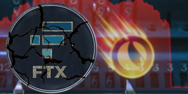 moneda de FTX rota con gráfico en caida de Terra en el fondo