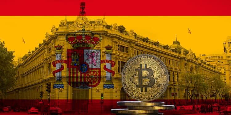 Bitcoin junto a bandera y banco de España.