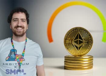 Harry Kalodner junto a moneda de ethereum