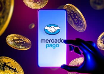 Mercado pago junto a bitcoins.