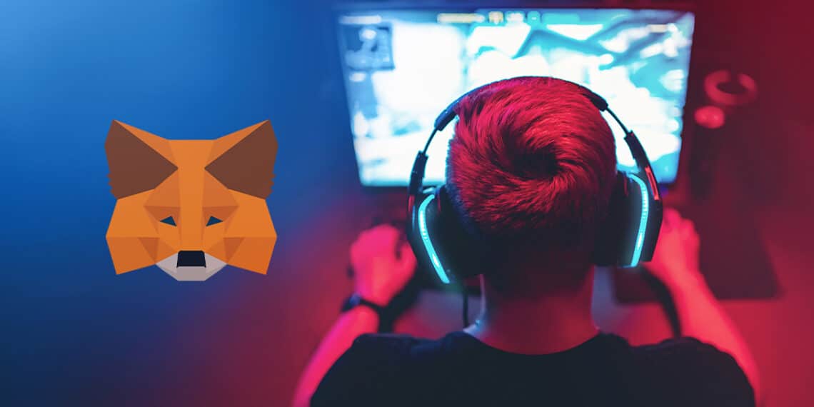 Gamer en la computadora junto a logo de Metamask.