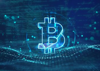 logo de bitcoin sobre red digital con código en el fondo