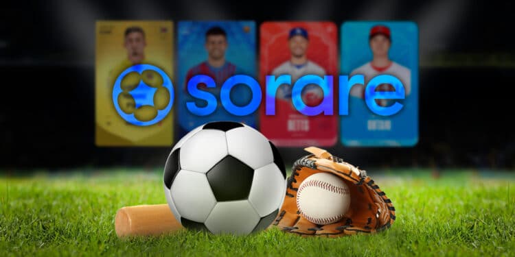Pelota de futbol y beibol junto a logo de Sorare y cromos.