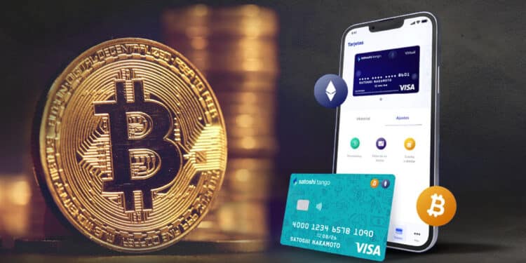 Bitcoin junto a tarjeta de débito de Satoshi Nakamoto.