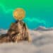 token de criptomonedas en el pico de una montaña sobre las nubes con gráfico de precio en verde en el fondo