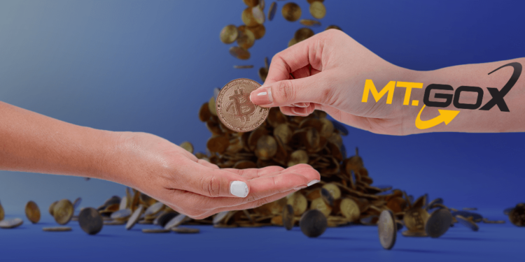 Mt. Gox dándole un bitcoin a sus usuarios.