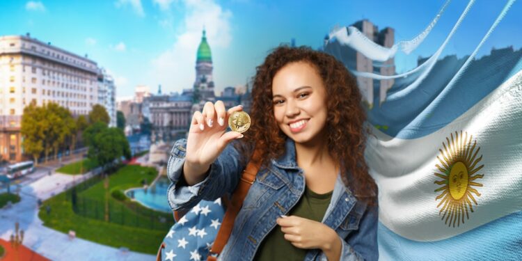 mujer sostine y muestra moneda de bitcoin con bandera de Argentina y paisaje de Buenos Aires en el fondo