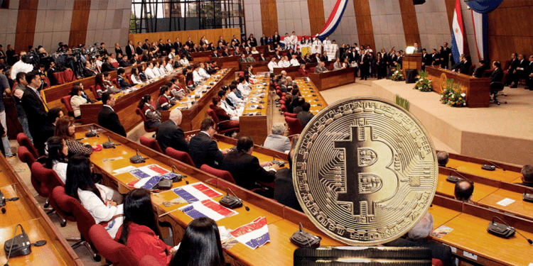 Bitcoin junto a Congreso de Paraguay.