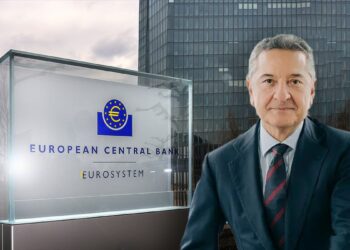 Fabio Panetta en frente de las oficinas del Banco Central Europeo