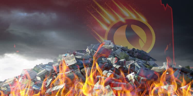 dinero apilado quemandose con logo de Luna Terra con grádico de precio en rojo cayendo