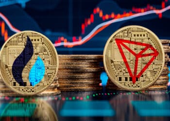 El precio de Solana arranca el 2023 al alza. Composición por CripoNoticias. Fuente: Bildwerk / adobe.stock.com ; huobi / cryptologos.cc ; tron / cryptologos.cc.