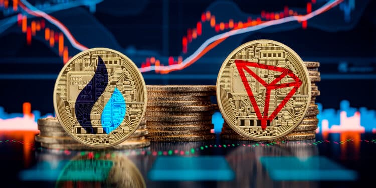 El precio de Solana arranca el 2023 al alza. Composición por CripoNoticias. Fuente: Bildwerk / adobe.stock.com ; huobi / cryptologos.cc ; tron / cryptologos.cc.
