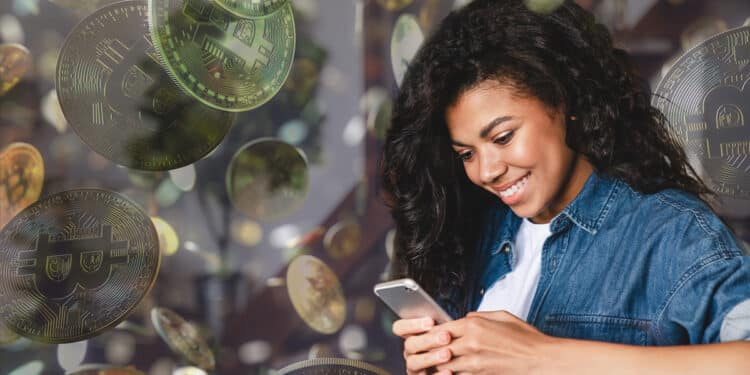 mujer observando teléfono con criptomonedas cayendo en el fondo