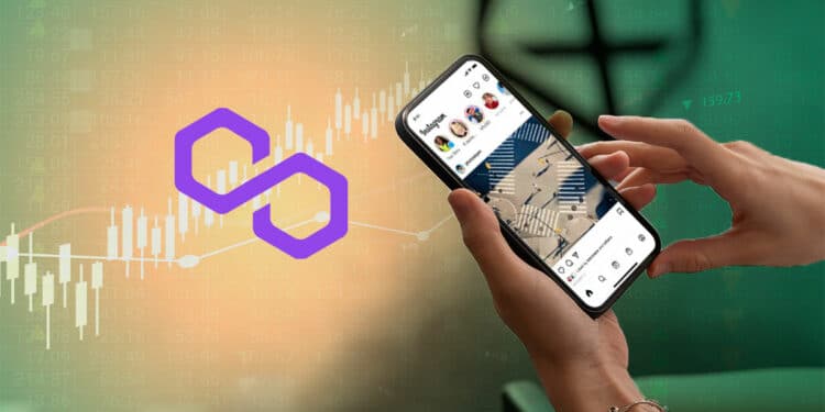 Teléfono con Instagram y gráfico verde con logo de MATIC