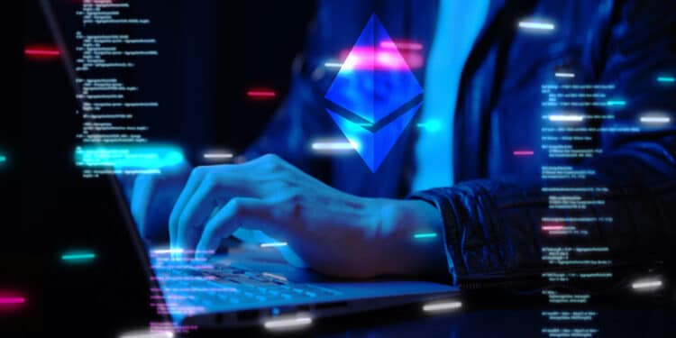 hombre escribiendo en computadora rodeado por código co logo de ethereum