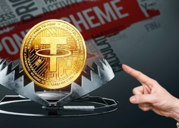 mano selakando moneda de Tether en trampa para osos con avisos de esquema ponzi