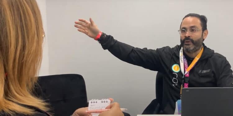 El CEO de Cryptobuyer, Eleazar Colmenares, está convencido de que la empresa se fortalece para prestar más y mejores servicios con criptomonedas a los venezolanos. Foto: Gabriel Emilio Torres.