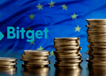 Pilas de monedas frente a la bandera de la Unión Europea y el logo de Bitget.