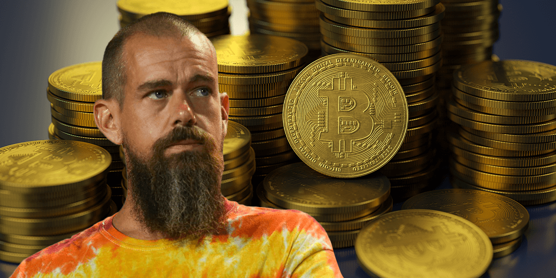 Jack Dorsey junto a bitcoin.